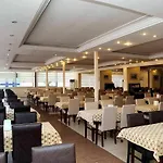 Club Bayar Beach Hotel