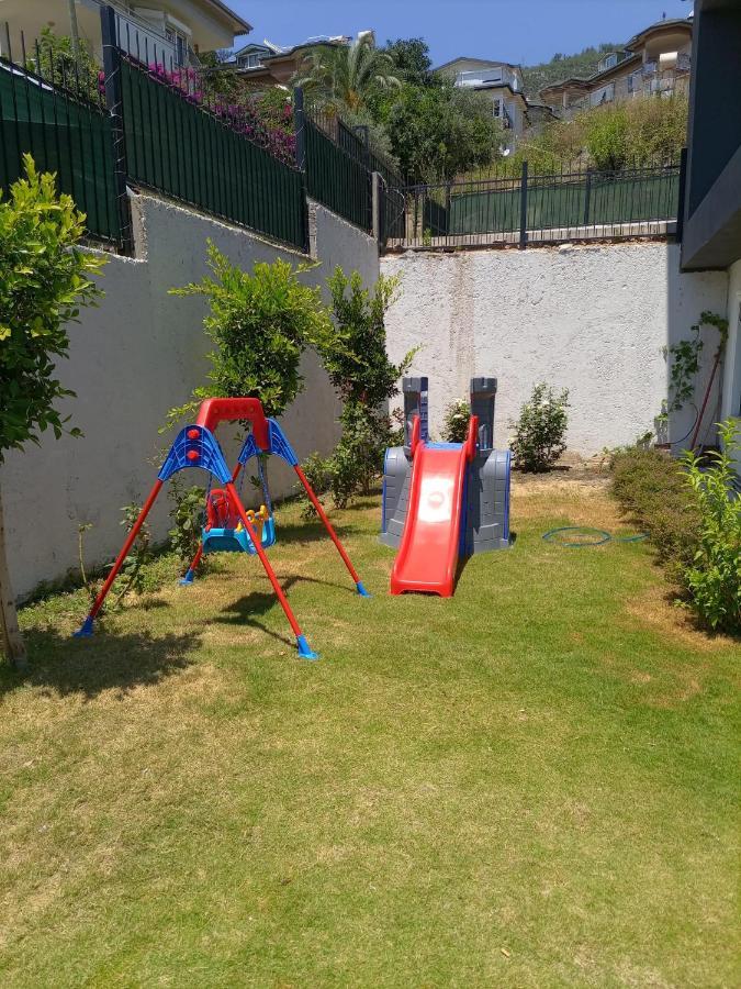 Villa Bahce, Barbeku Ve Cocuk Oyun Parki Olanagi Ve Buyuk Bir Havuzu Olan Genis Aileler Icin Ideal *
