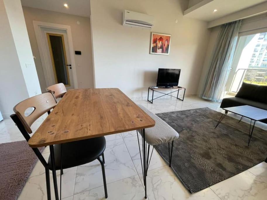 Emerald Paradise Apartment