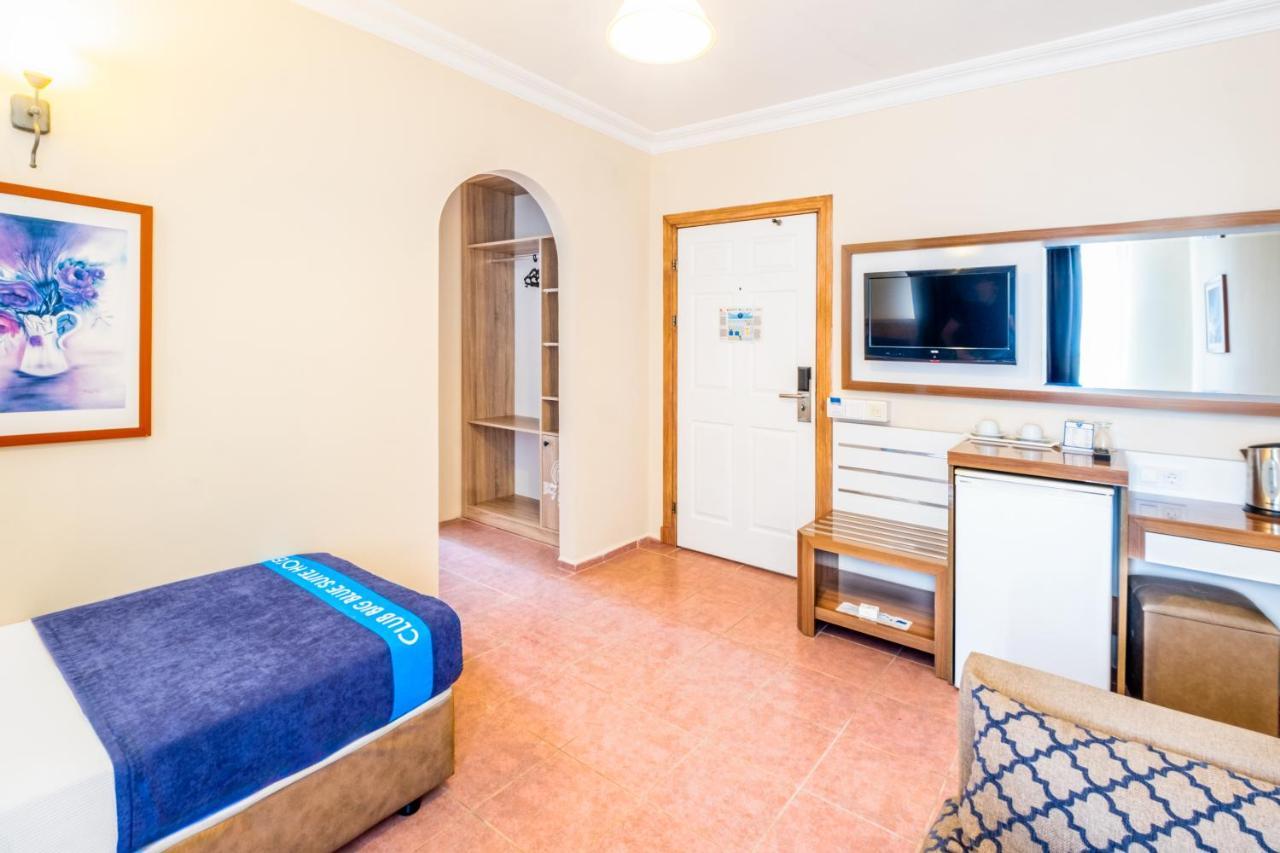 Club Big Blue Hotel 4*