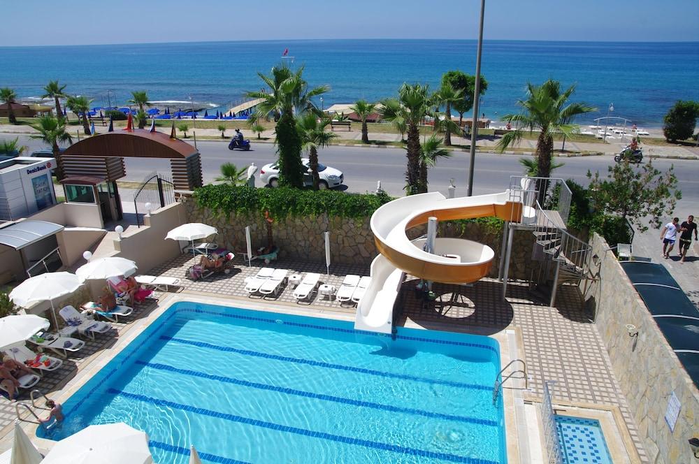Club Bayar Hotel 4*