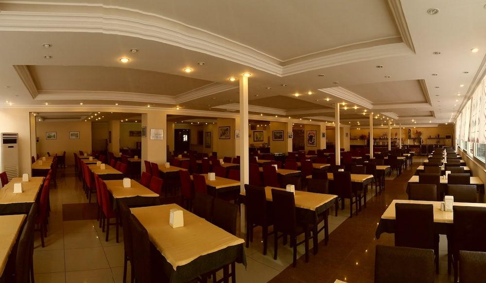Hotel Club Bayar 4*