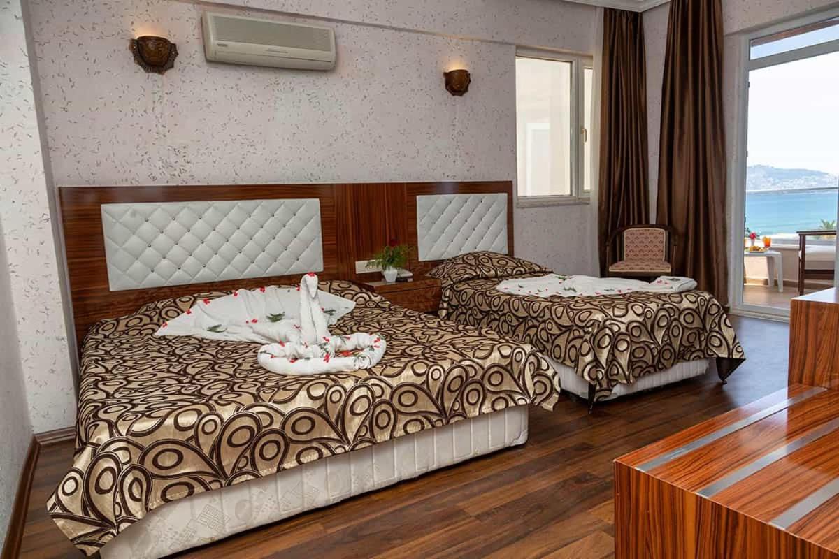 Club Bayar Hotel