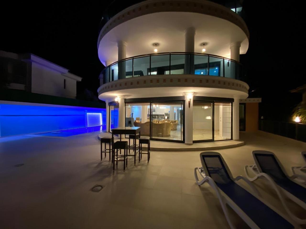 - Luxux - Rooftop - Terrasse - Whirlpool - Pool Villa
