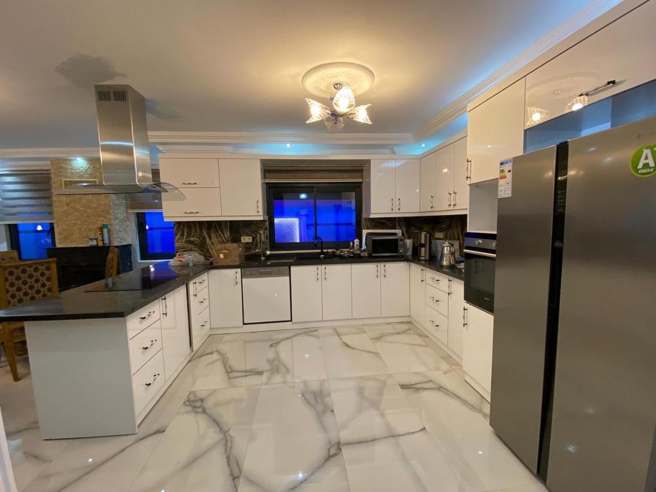 - Luxux - Rooftop - Terrasse - Whirlpool - Pool Villa *
