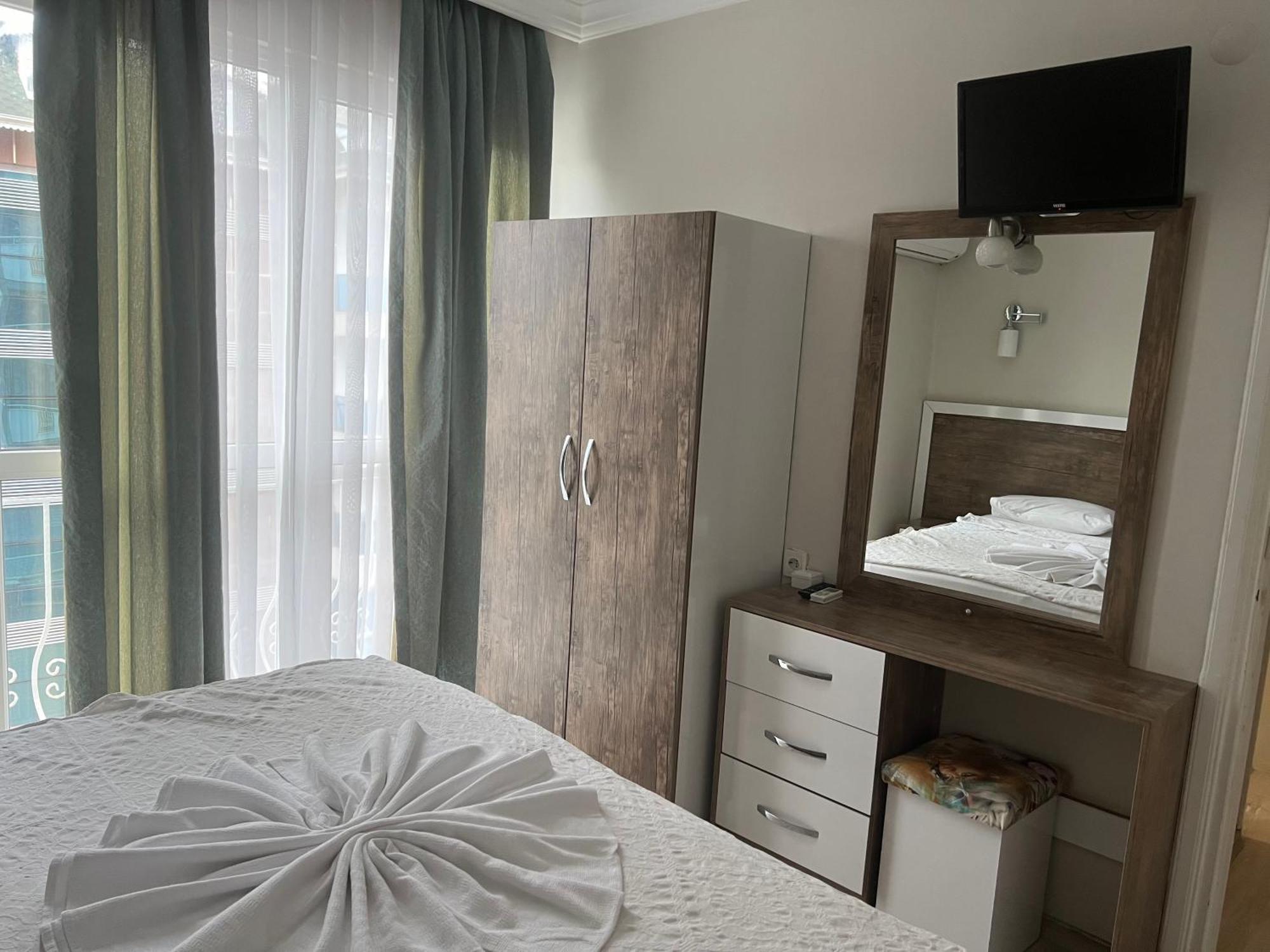Cleopatra King Aparthotel