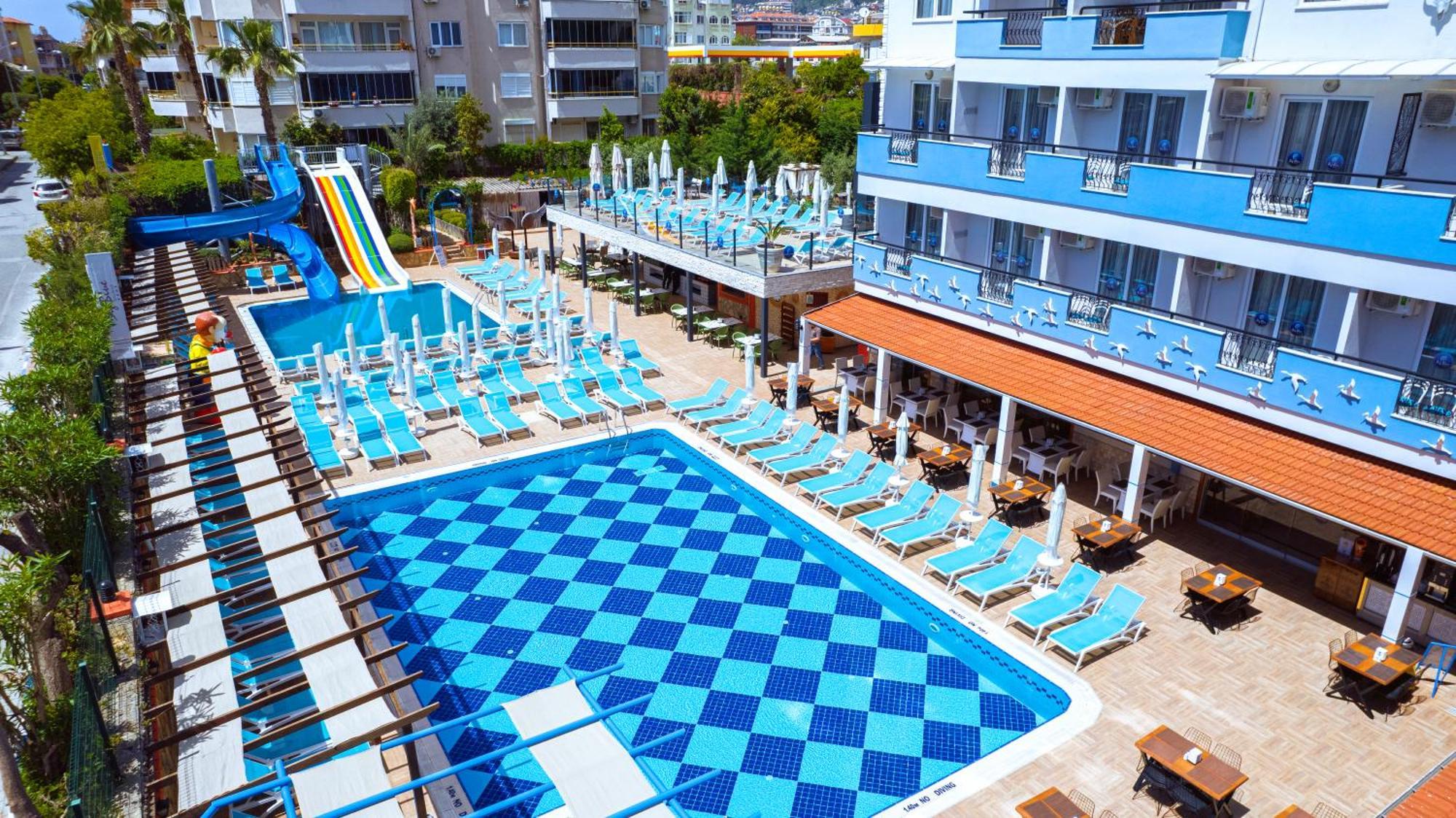 Club Big Blue Hotel