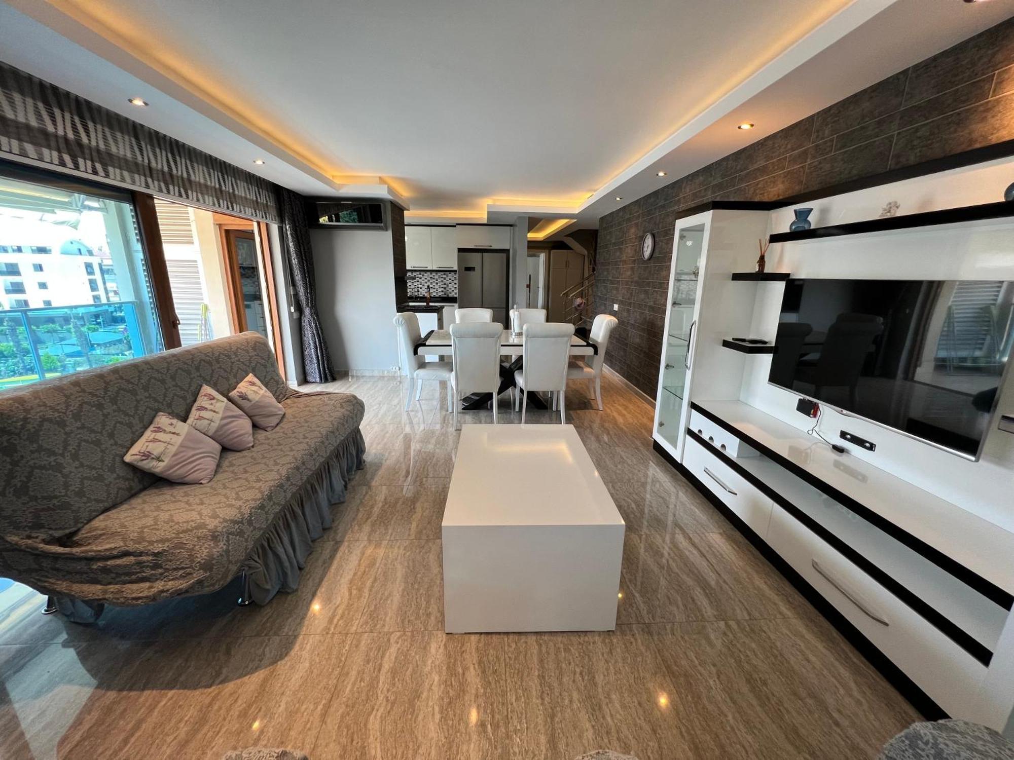 Penthouse 4 Bedrooms, 1 Living Room, To The Sea 7 Minutes Walk * Alanya