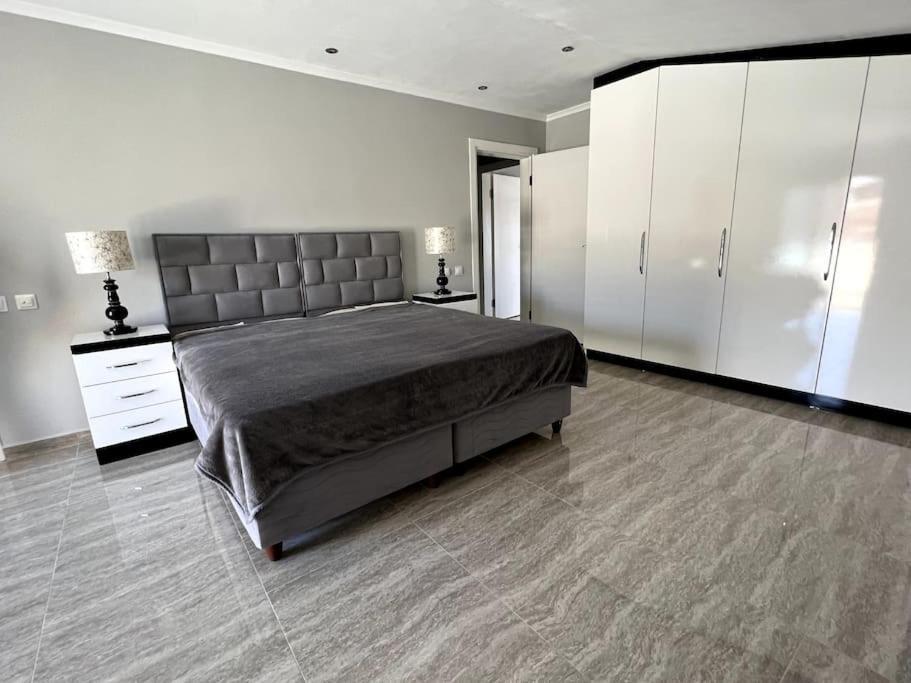Appartement Penthouse 4 Bedrooms, 1 Living Room, To The Sea 7 Minutes Walk *