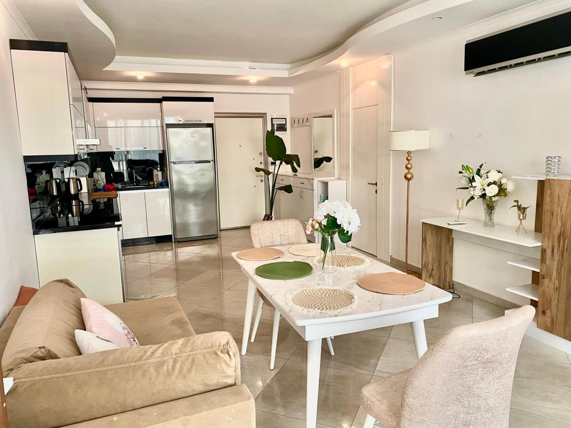 Luxury Flat 2 Mins From Apartment Alanya