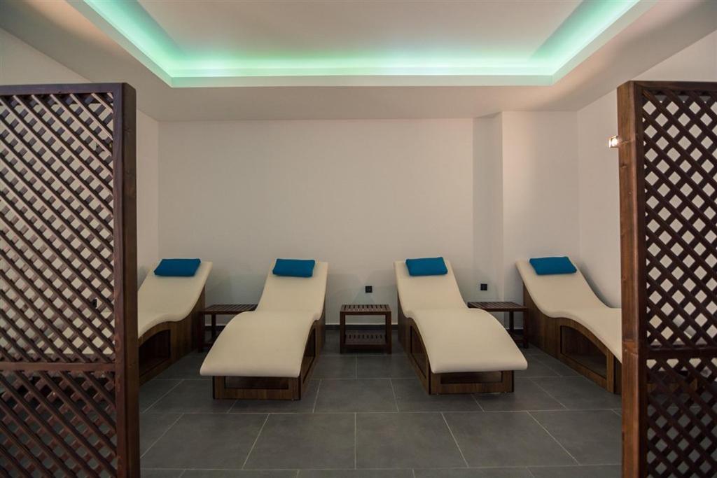 0036 Exodus In A Complex With Pool, Gym And , Mahmutlar Alanya