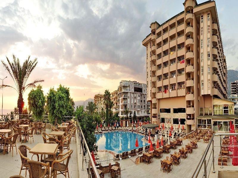 Hotel Armas Prestige 5*