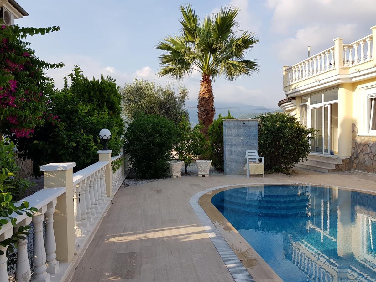Villa Gold Bau 2