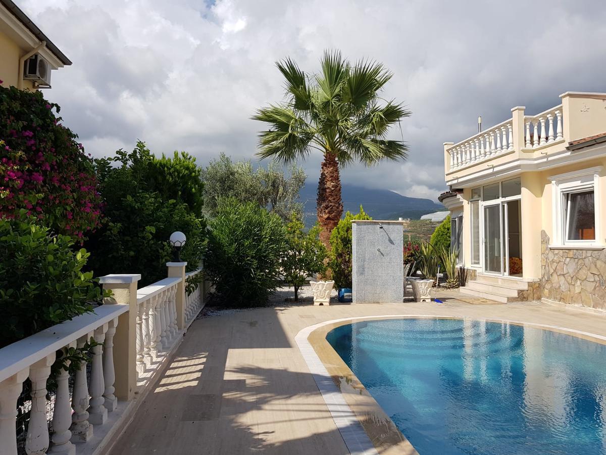 Villa Gold Bau 2