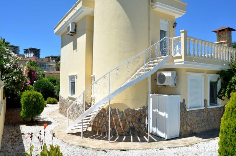 Villa Gold Bau 2