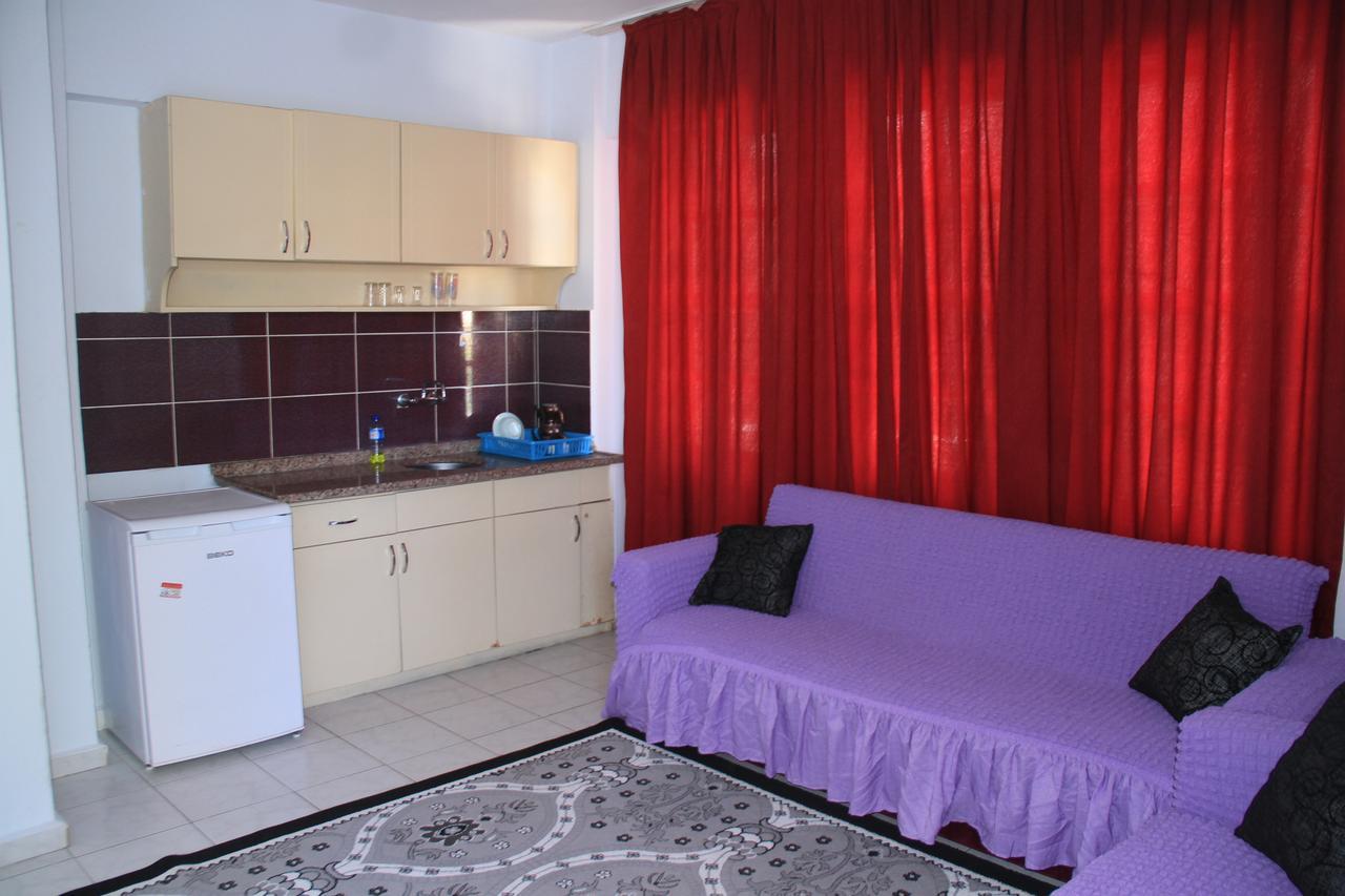 Cozmina Apart Hotel *