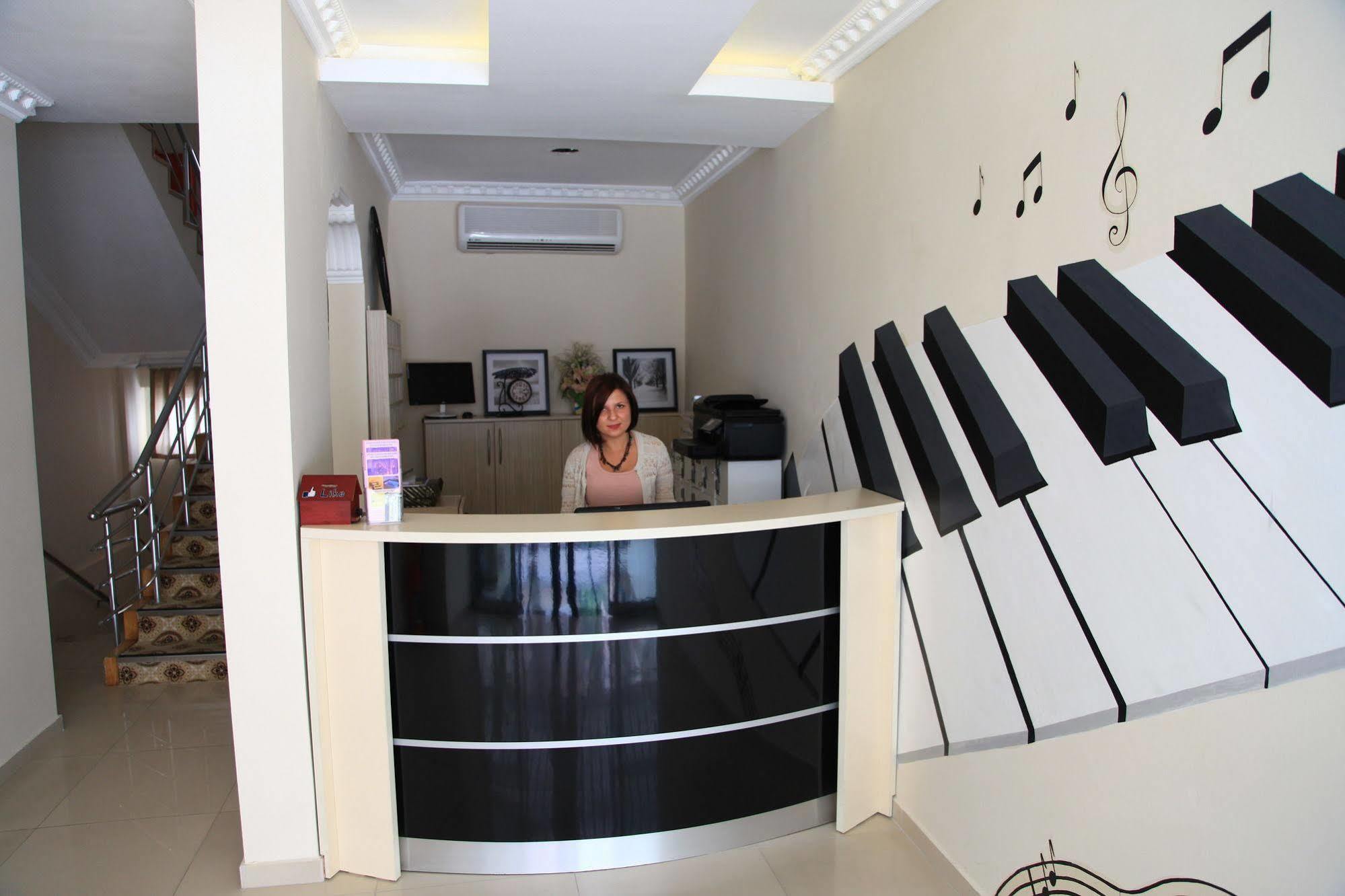 Otel Exenia 3*