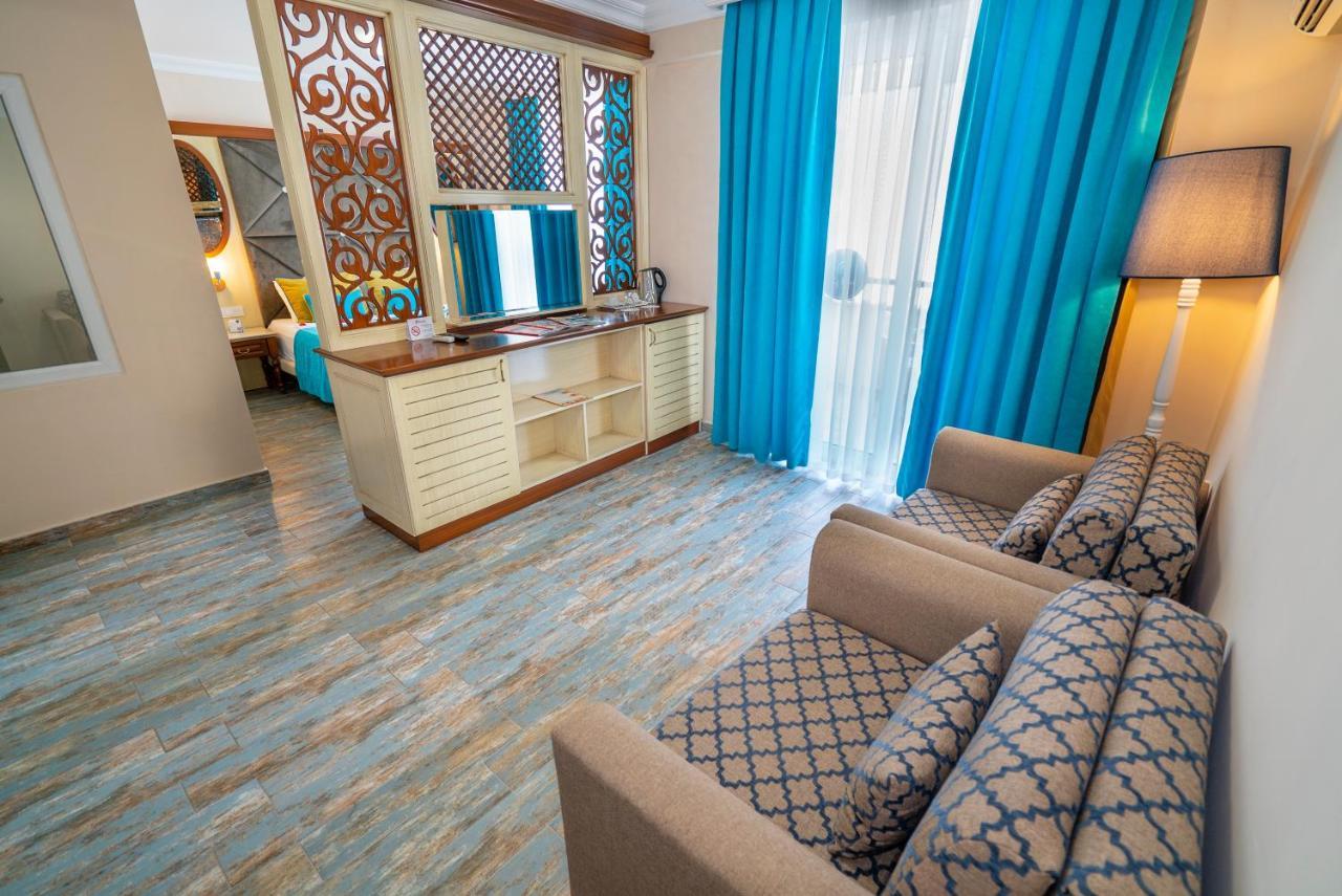 Club Big Blue Hotel