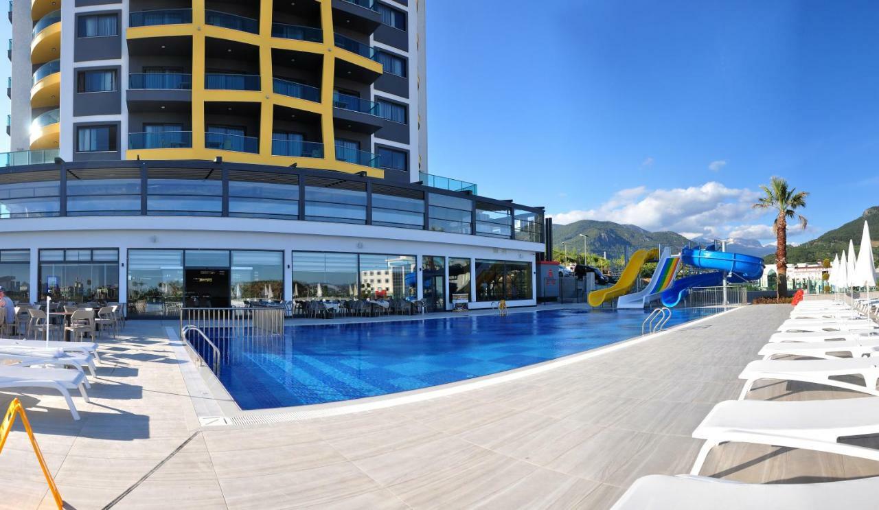 Campus Hill 5*