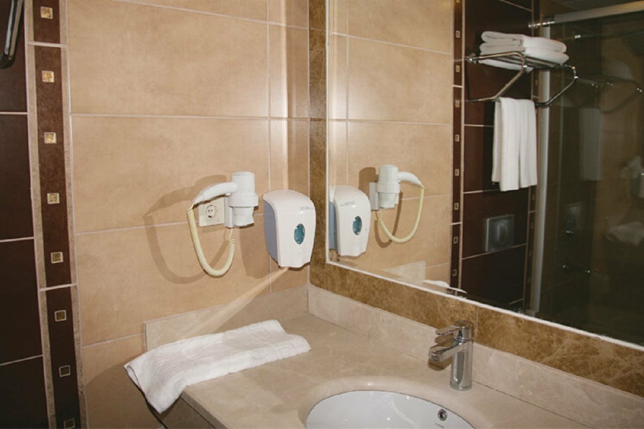 Armas Prestige Hotel