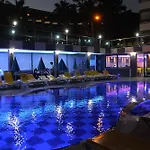 Merlin Beach Park Hotel