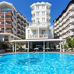 Azak Hotel