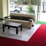 Gray Wolf Otel