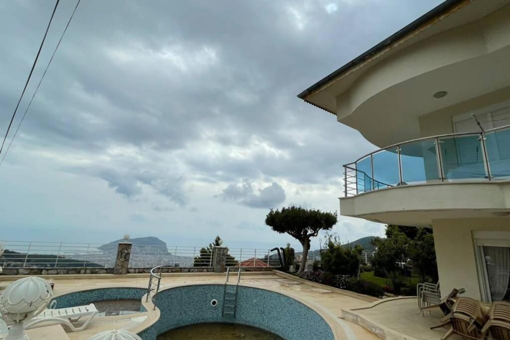 Bektas Luxury 5+2 Private Swimmingpol Villa Alanya