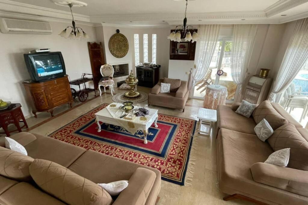 Bektas Luxury 5+2 Private Swimmingpol Villa Alanya