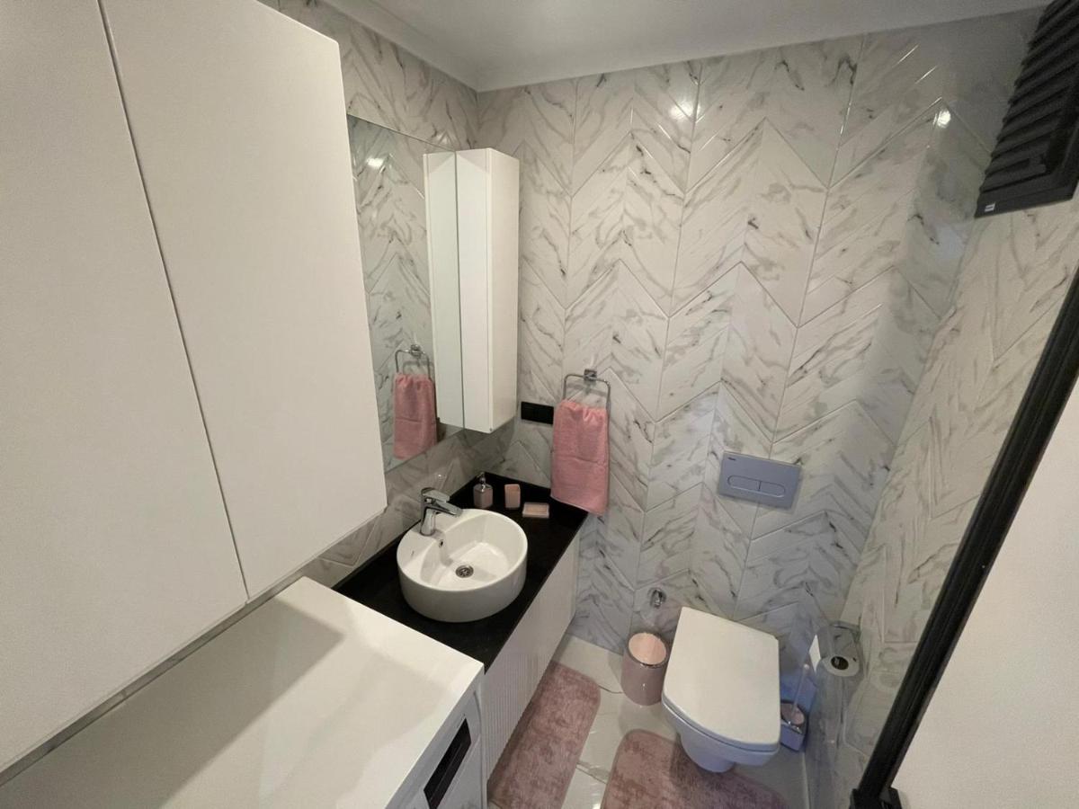 Square Light Apartment