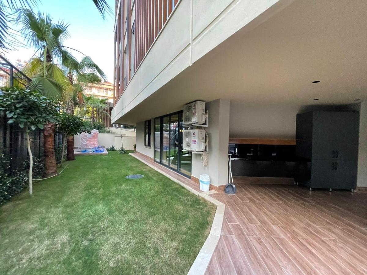 Square Light Apartment