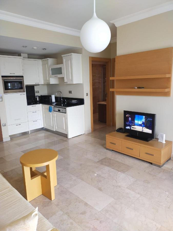 Appartement Goldcity 2 Chambres, Vue Sur Mer, Aquapark Non Inclus Aparthotel
