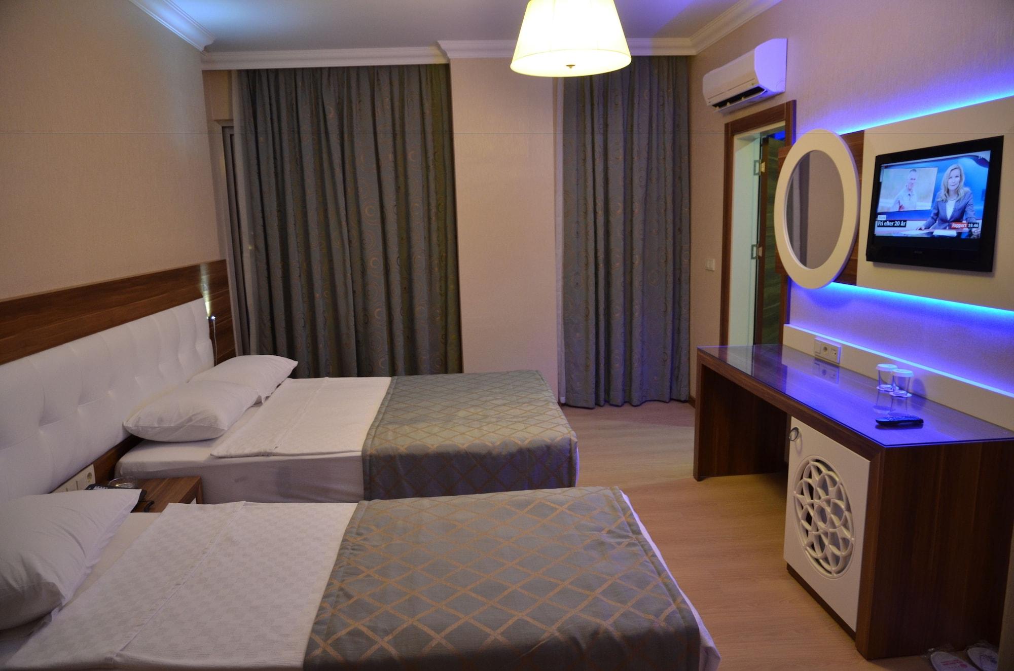 Hotel Grand Zaman Garden 4*