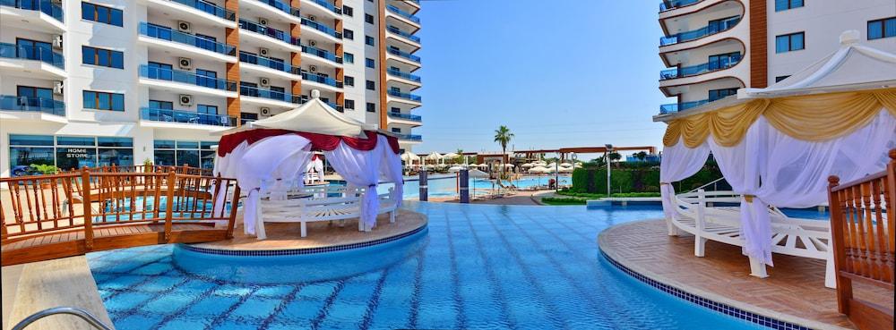 Azura Park Tourism Complex *