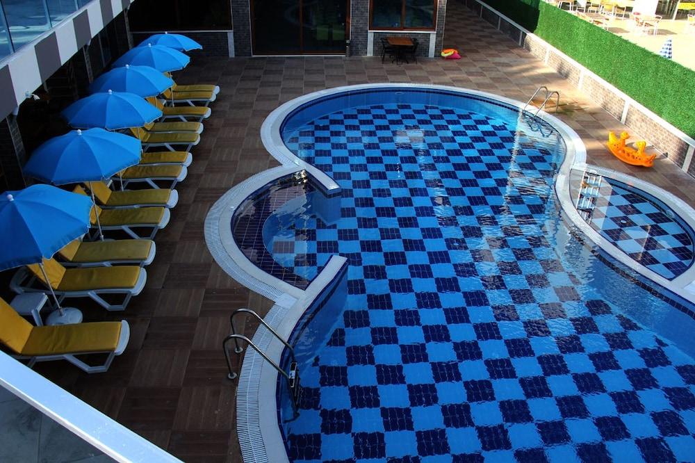 Hotel Merlin Park 3*