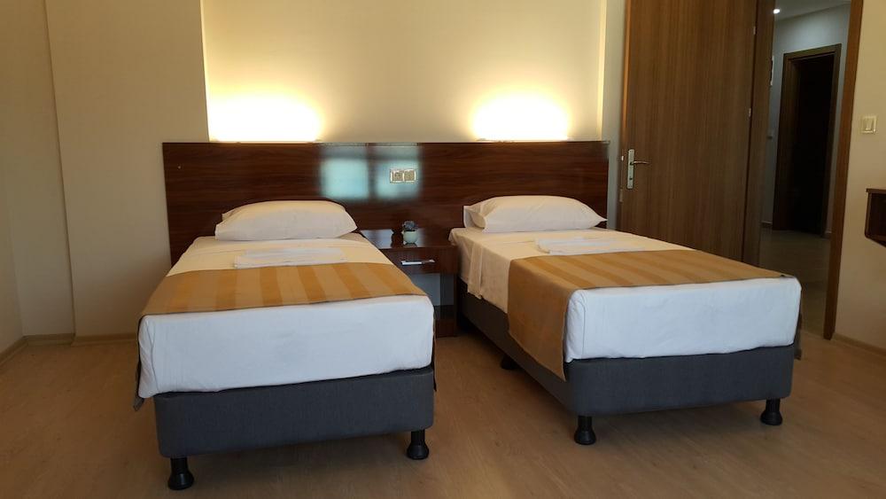 Midi & Hotel 5*