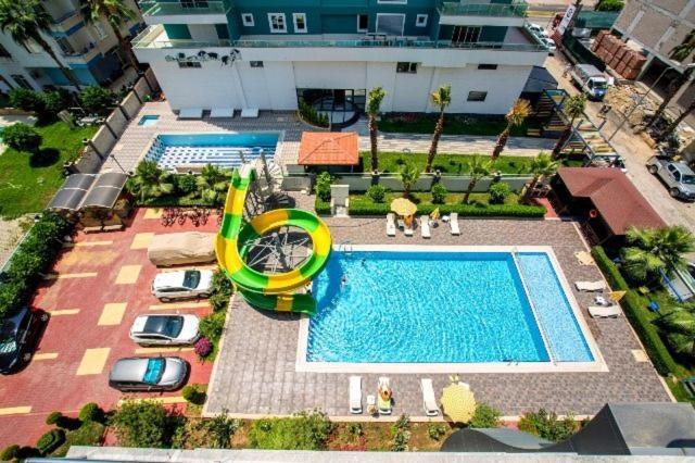 Apartment Cozy Sea View Next To The Beach, In The Mid Of The Market, Saturday Bazar, Restaurants & Bars Etc, Mahmutlar! Alanya