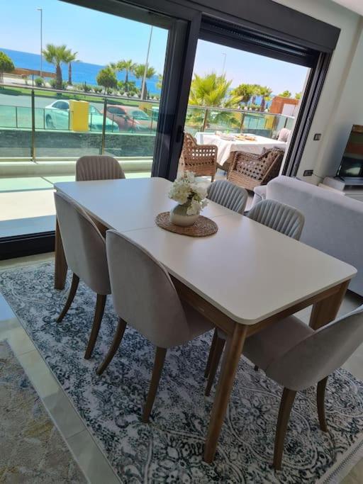 Luxurious With Sea View And Spa Center Apartment