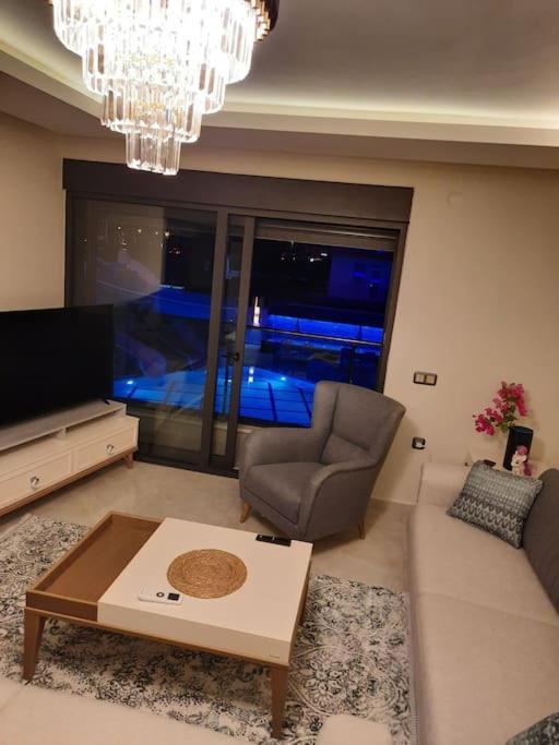 Apartment Luxurious With Sea View And Spa Center
