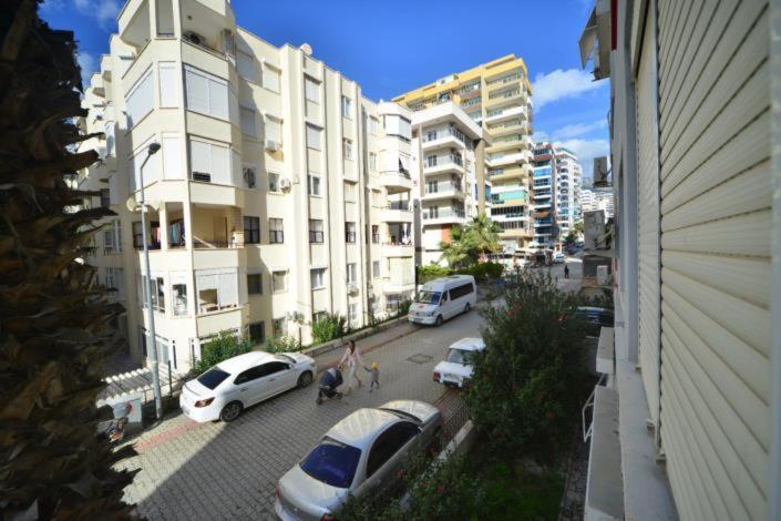 Earthquake S-a-f-e! - Nice Opposite Of Beach With Umbrellas, 3 Bikes, Smart Tv, Full Equipped Kitchen, Free Parking, Own 70mbps Wifi, Pool And Terrace, Play Ground, Barbecue, Table Games, Pick-up Service, Travel Agency Alanya