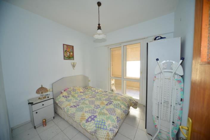 Earthquake S-a-f-e! - Nice Opposite Of Beach With Umbrellas, 3 Bikes, Smart Tv, Full Equipped Kitchen, Free Parking, Own 70mbps Wifi, Pool And Terrace, Play Ground, Barbecue, Table Games, Pick-up Service, Travel Agency Apartment Alanya