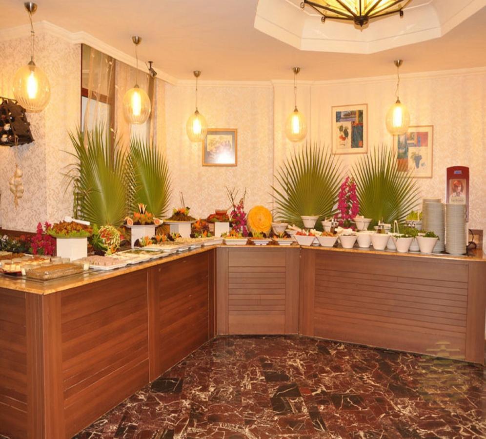 Azak Hotel