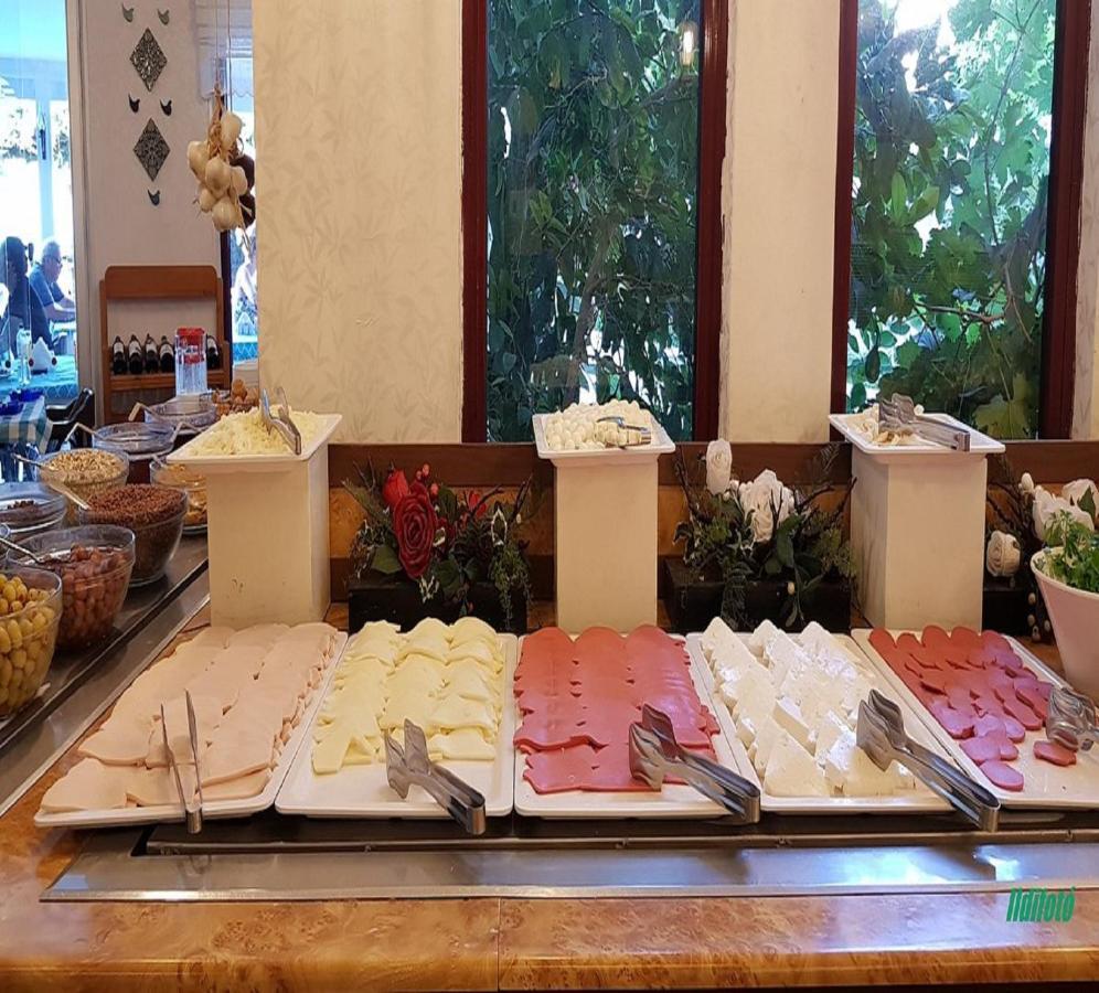 Azak Hotel