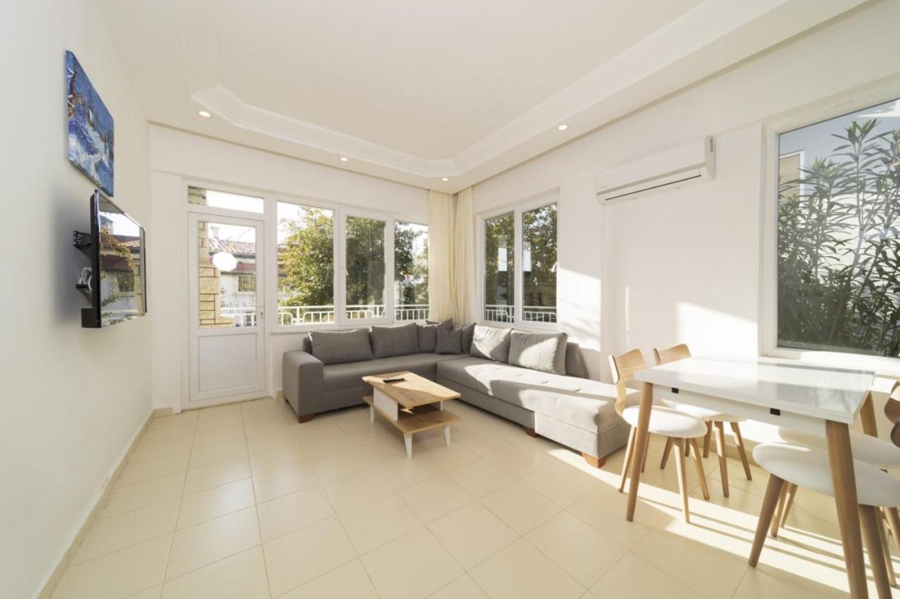 Refreshing Flat With Excellent Location In