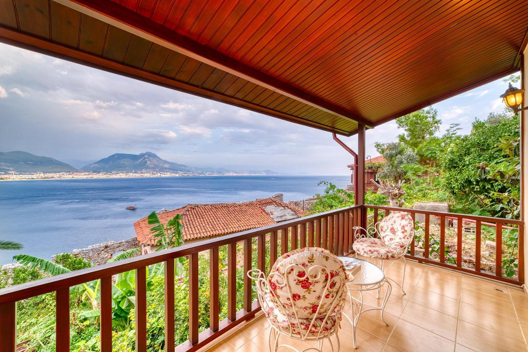 Two Seas Villa *
