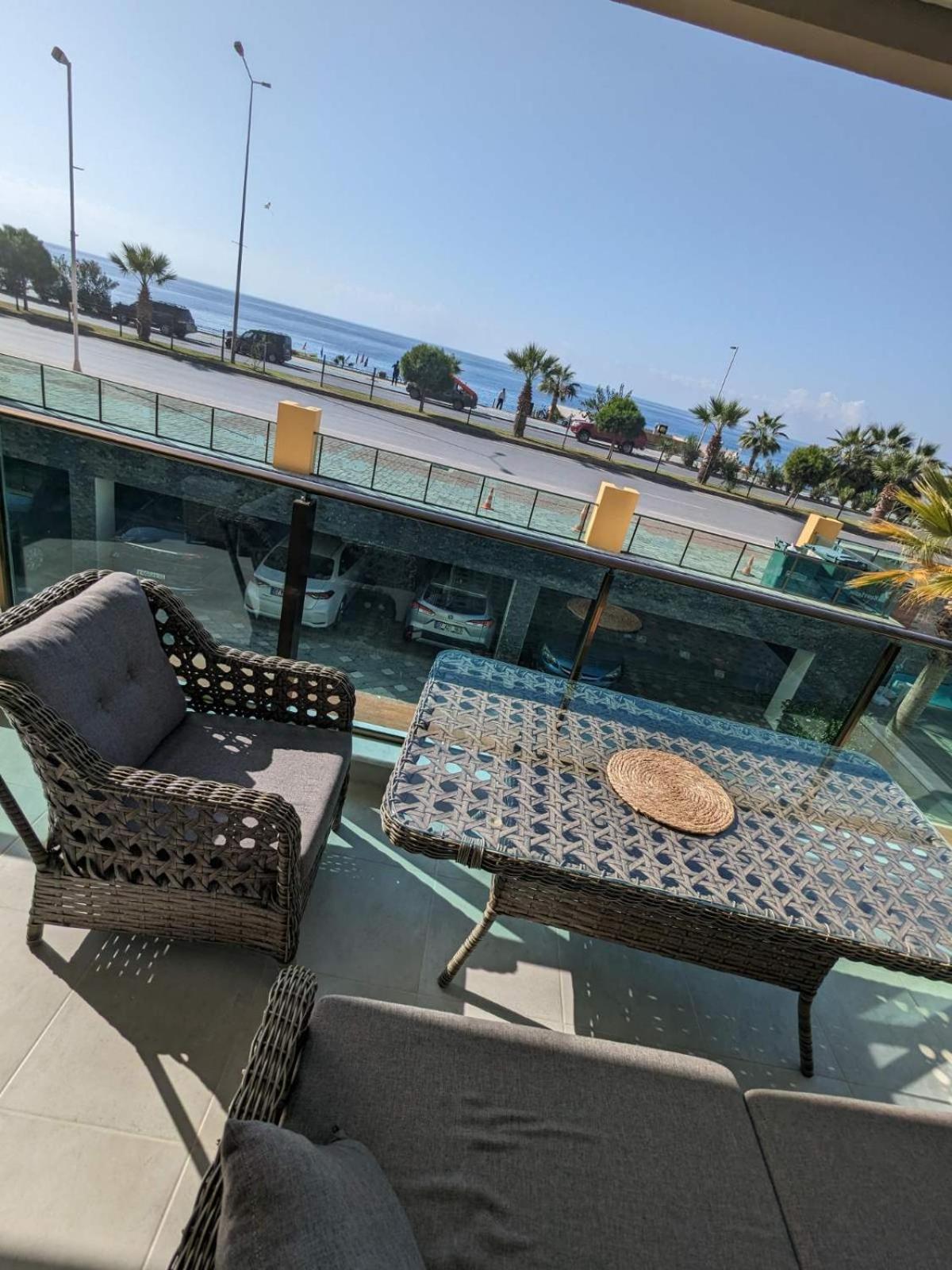 Luxurious With Sea View And Spa Center Apartment