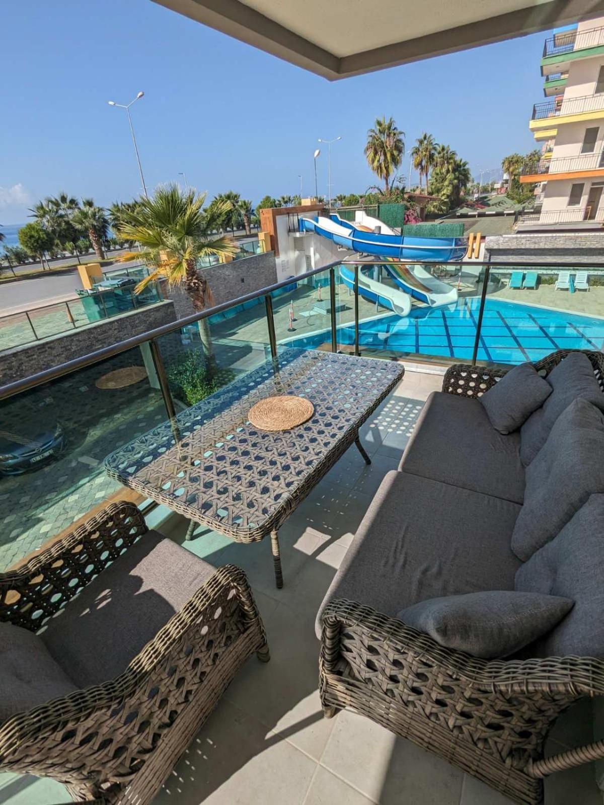 Apartment Luxurious With Sea View And Spa Center
