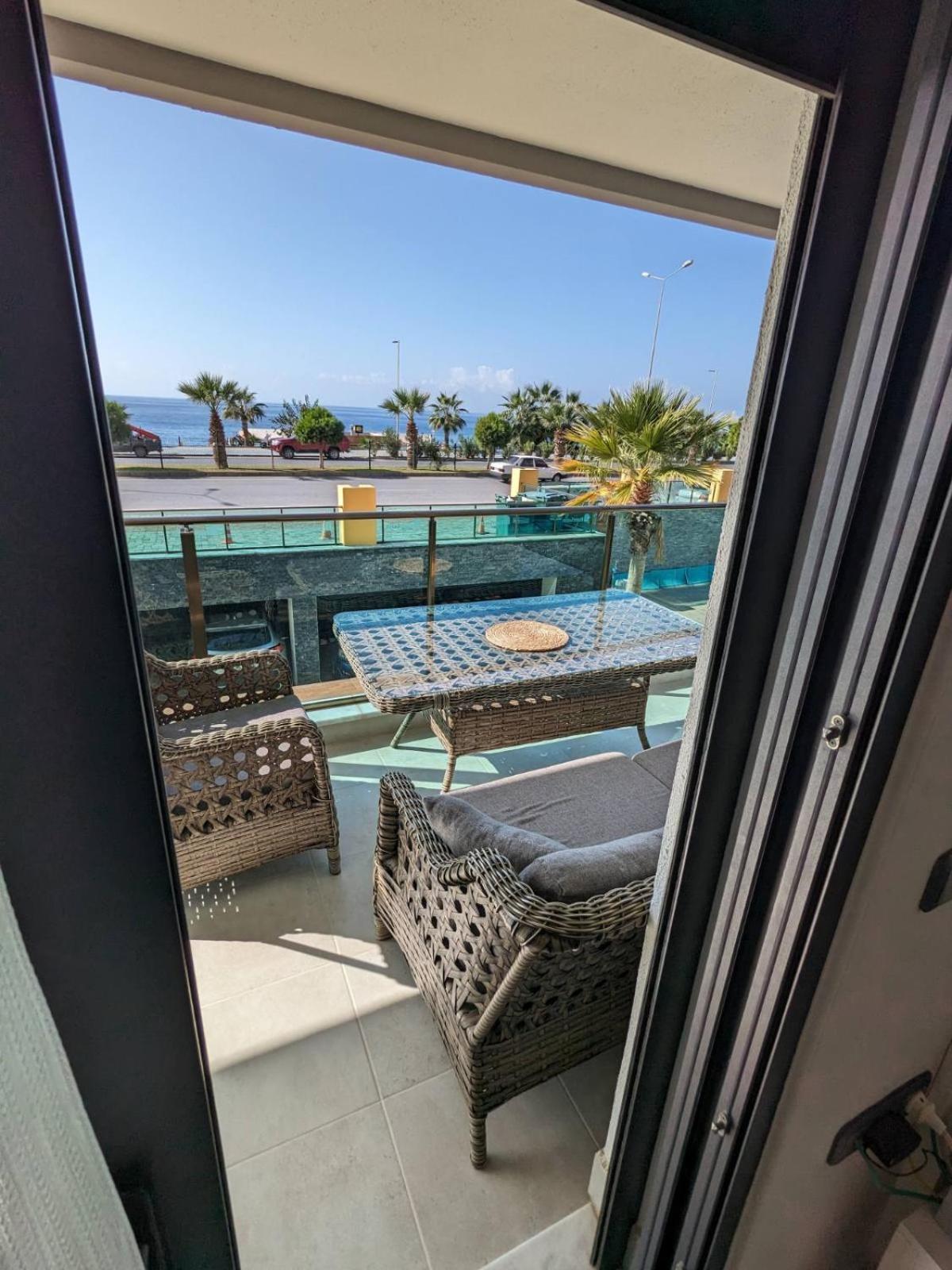Luxurious With Sea View And Spa Center Apartment *