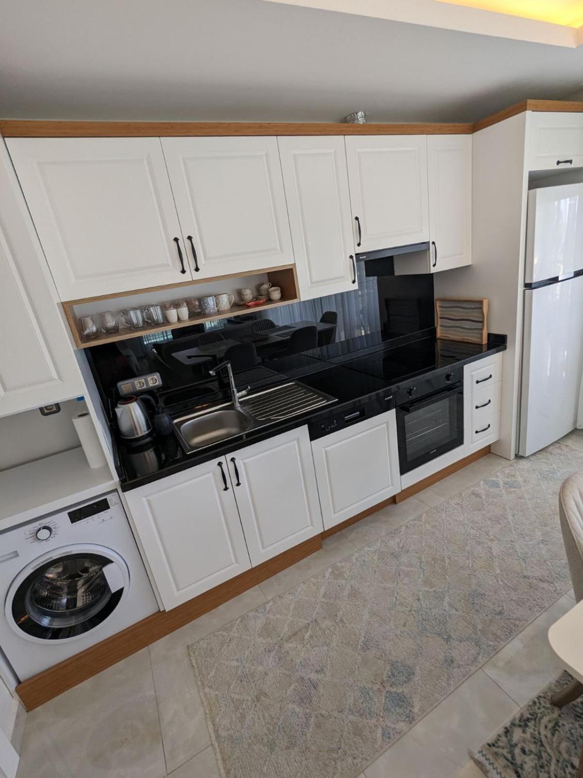 Apartment Luxurious With Sea View And Spa Center