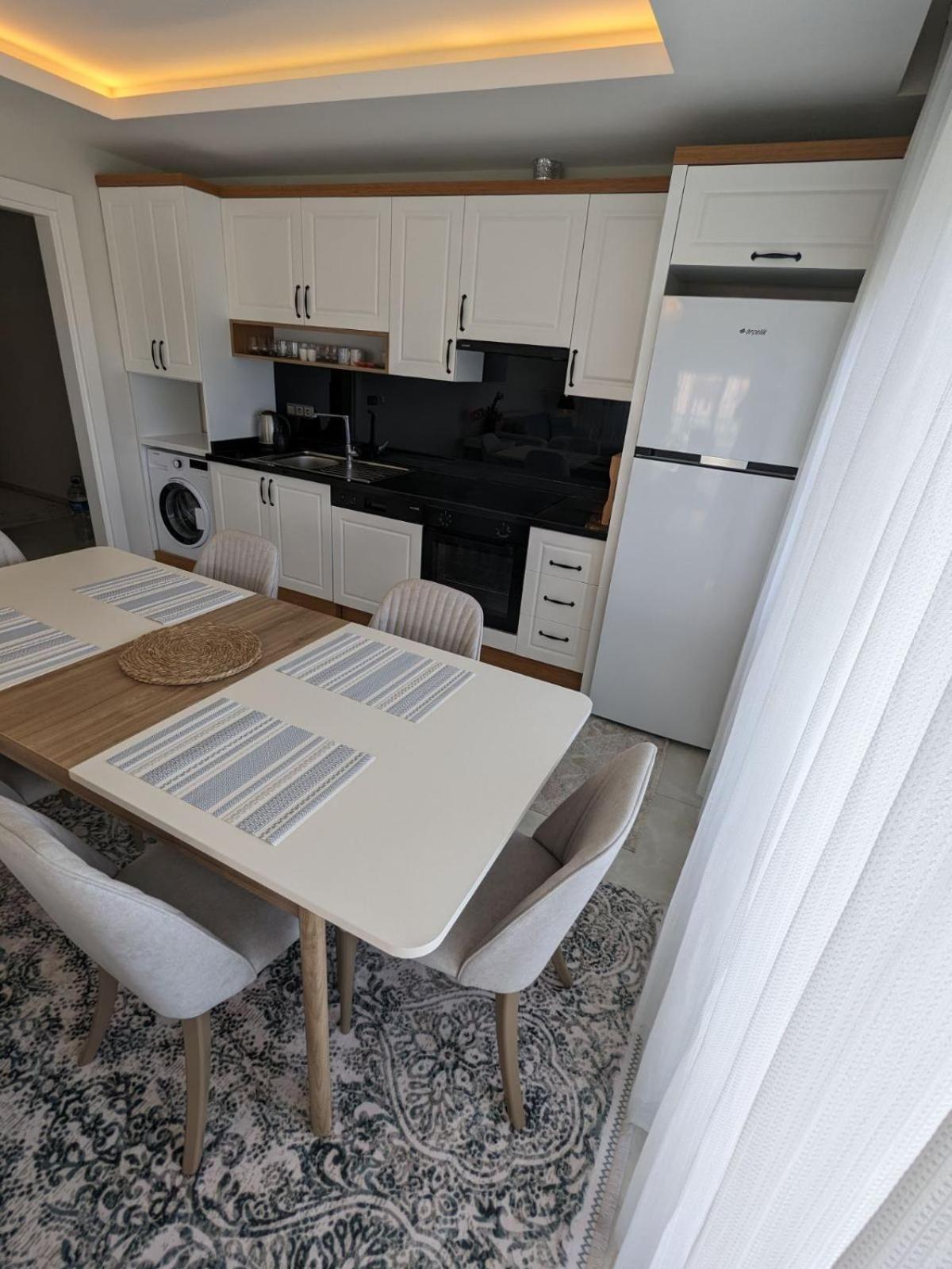 Luxurious With Sea View And Spa Center Apartment